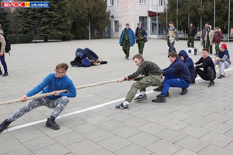 Военно-патриотическая игра "Вьюга" в Ейске