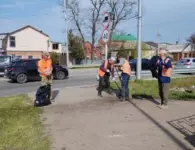 Ейские коммунальщики продолжают работы по наведению санитарного порядка на улицах города