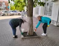 Ейские коммунальщики продолжают работы по наведению санитарного порядка на улицах города