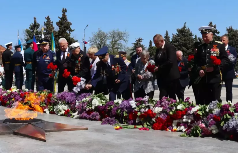 Ейск склонил головы перед подвигом героев!