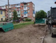 Коммунальные службы Ейска навели порядок в городе перед Последним звонком
