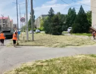 Коммунальные службы Ейска навели порядок в городе перед Последним звонком