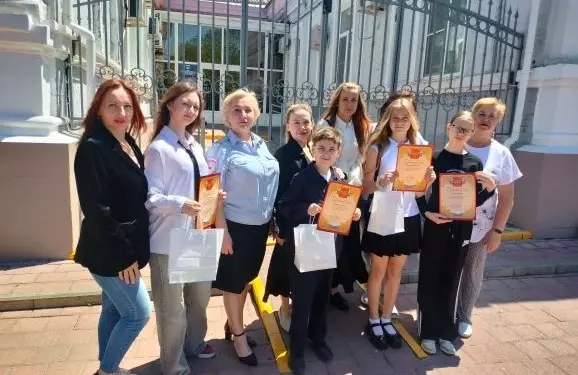 В Ейске наградили юных участников конкурса «Полицейский Дядя Степа»