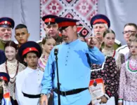 В Ейском городском дворце культуры состоялся красочный Гала-концерт лауреатов VIII Межрегионального фестиваля «Под покровом Петра и Февронии»