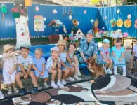 В Ейске сотрудники кинологического центра продолжают знакомить дошкольников со своей службой