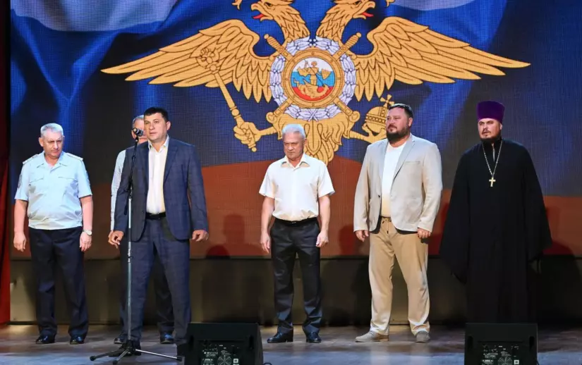 В Ейском районе поздравили сотрудников патрульно-постовой службы полиции